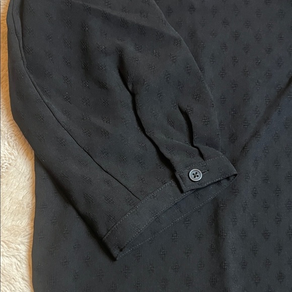 NWOT Elegant Black Women's Flowy Tunic Top with texture sz L - Picture 3 of 8